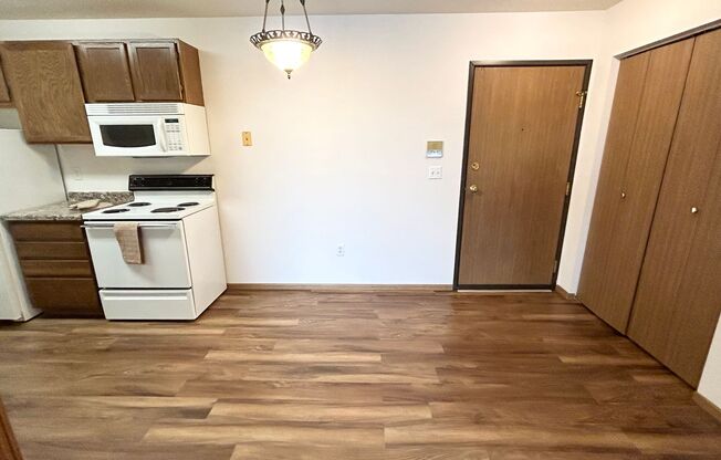 1 bed, 1 bath, 645 sqft, $760, Unit 1414-206