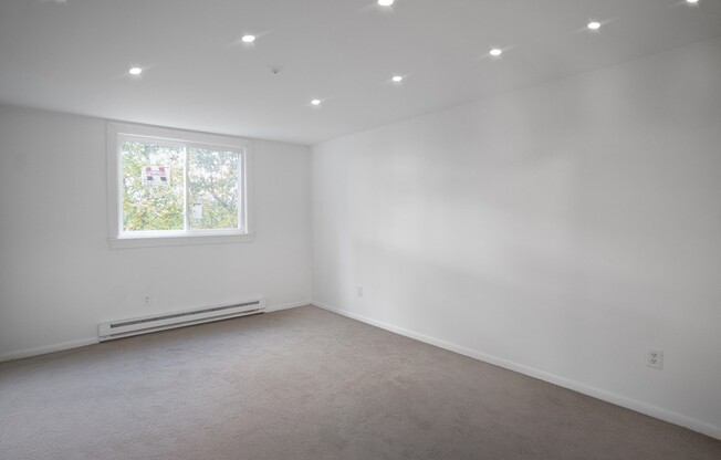 2 beds, 1 bath, 1,050 sqft, $2,700, Unit 6