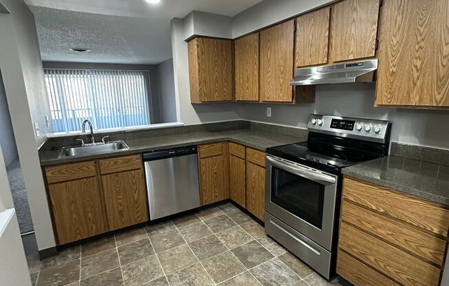 1 bed, 1 bath, 643 sqft, $1,285, Unit 329