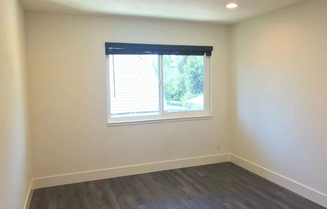 2 beds, 1 bath, 800 sqft, $2,150, Unit 4