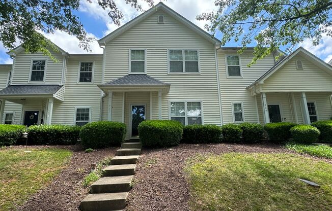 3 Bedroom | 2.5 Bath Townhouse in Holly Springs with fenced Patio!