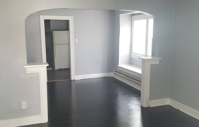 2 BEDROOM DUPLEX LOCATED NEAR NEW YORK ST & SHERMAN AVE