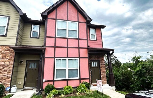 Nice 2 Bedroom 2.5 bath townhome with open floorplan ** Close to I-24 and the new Tanger Outlet Center