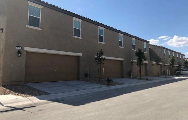 Beautiful 3 bed 2 bath townhome