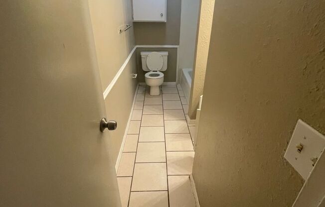 1 bed, 1 bath, 592 sqft, $695, Unit 113W