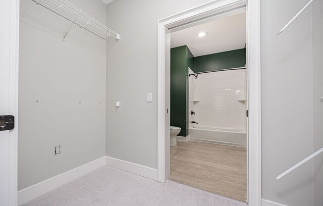 1 bed, 1 bath, 700 sqft, $1,195, Unit 410