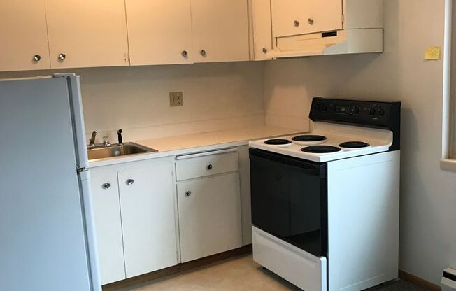 LEE Lee Ann Apartments