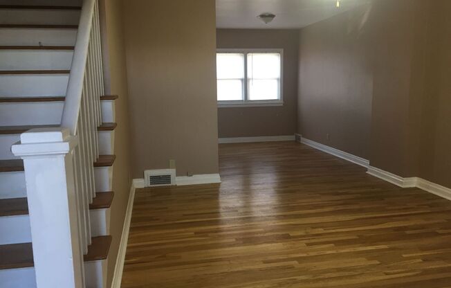 2 beds, 1 bath, 830 sqft, $1,050, Unit 16