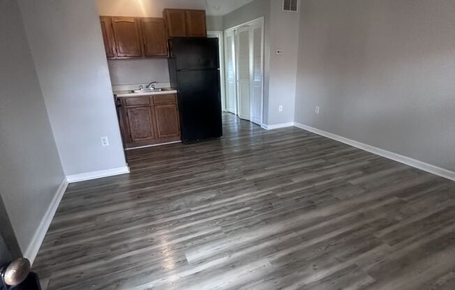 1 bed, 1 bath, 400 sqft, $1,300, Unit Unit 110