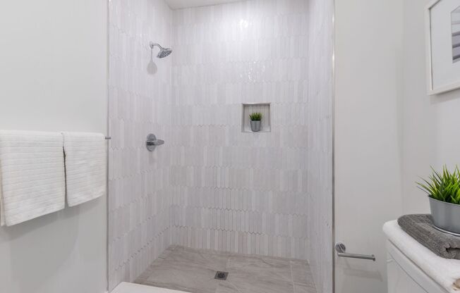 2 beds, 2 baths, 1,100 sqft, $1,875, Unit 208