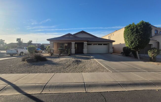 Great Home 3bd plus a Den!