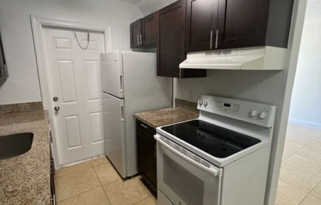 1 bed, 1 bath, $1,595, Unit 105