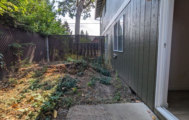1 bed, 1 bath, 650 sqft, $1,200, Unit 02