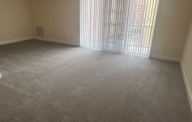 3 beds, 2 baths, 1,300 sqft, $2,100, Unit 3335 #202