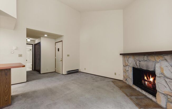 1 bed, 1 bath, 700 sqft, $1,645, Unit 35