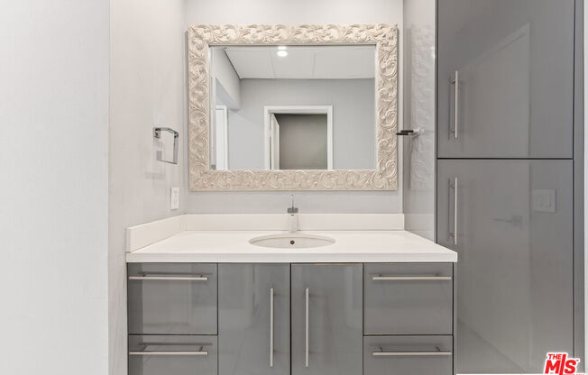 1 bed, 2 baths, 1,076 sqft, $3,750, Unit 1103