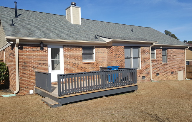 3 beds, 2 baths, $1,250