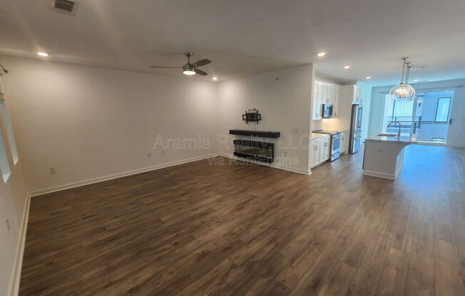 383 GRANT CIR SE