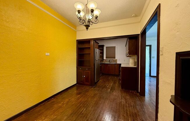 810 W Craig Pl #103.