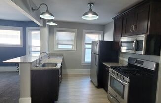 2 beds, 1 bath, $1,350, Unit Up