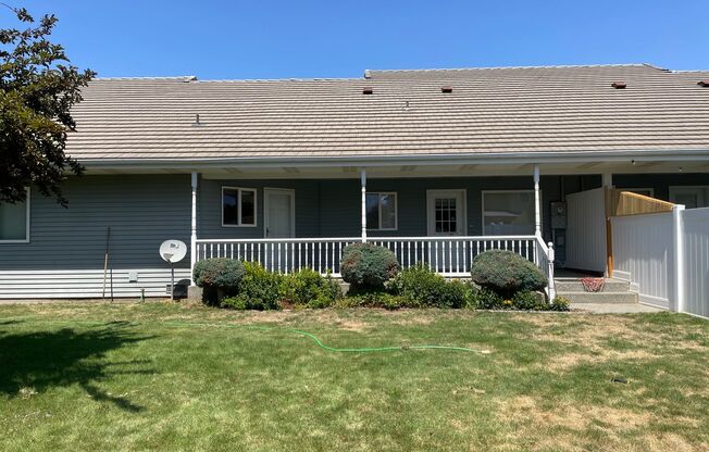 Well Maintained Duplex In The Heart of Quincy!