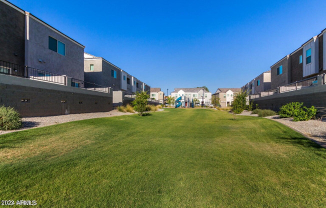 2268 W LAURIE LN