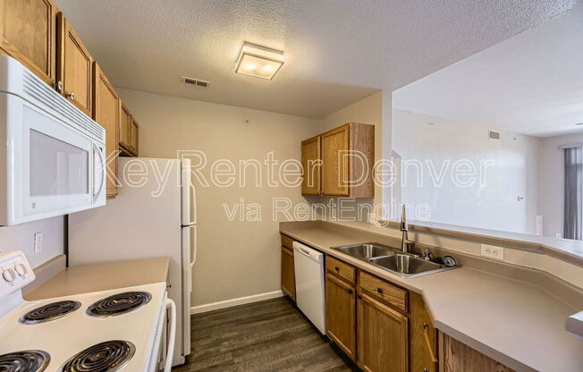 2 beds, 2 baths, 1,056 sqft, $1,900, Unit 16205