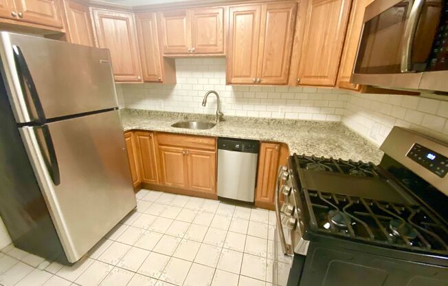 Beautifully Maintained 2br Hampden Townhome ~ Parking Pad Included!