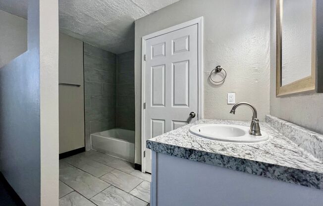 1 bed, 1 bath, 550 sqft, $795, Unit 5520-A