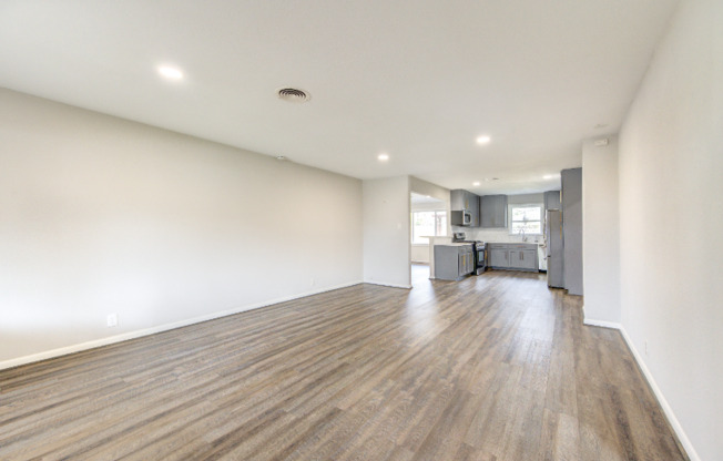 6026 CLAREWOOD DR