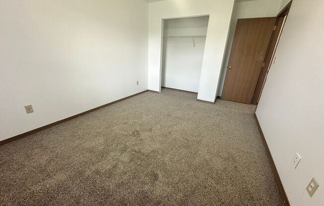 2 beds, 1.5 baths, $1,350, Unit A