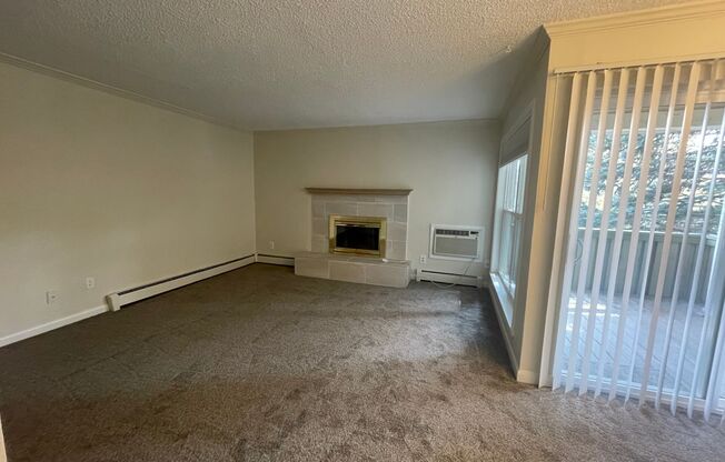 2 weeks FREE! Cozy 2B/1.5B Quiet Boulder Unit