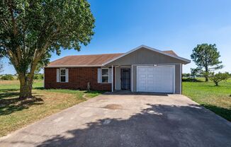 Culdesac Home on Over Half an Acre! Pet friendly and 6-12 month leases!