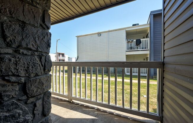 2 beds, 2 baths, 1,050 sqft, $899