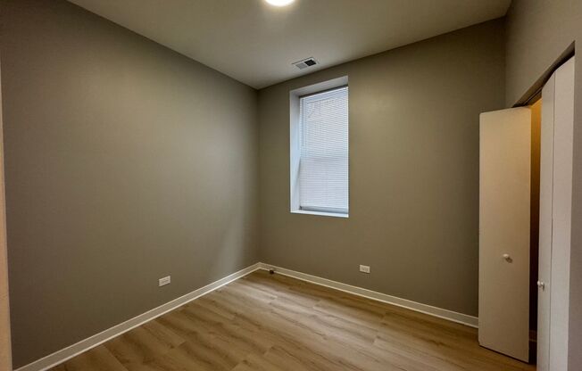 2 beds, 1 bath, $1,950, Unit 4007 #E