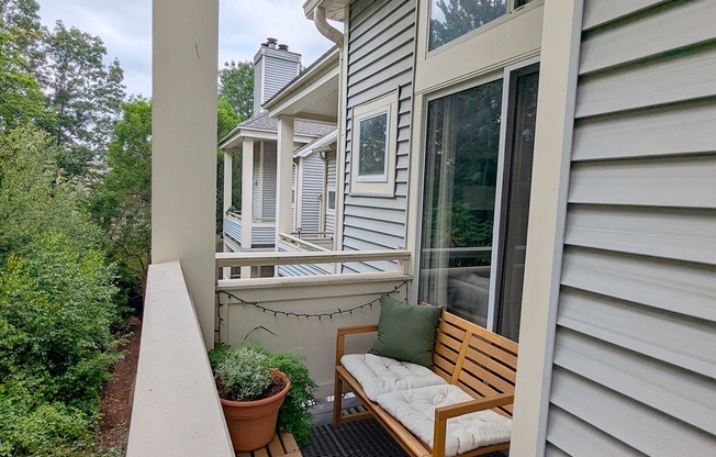 1 bed, 2 baths, 708 sqft, $2,100, Unit A304