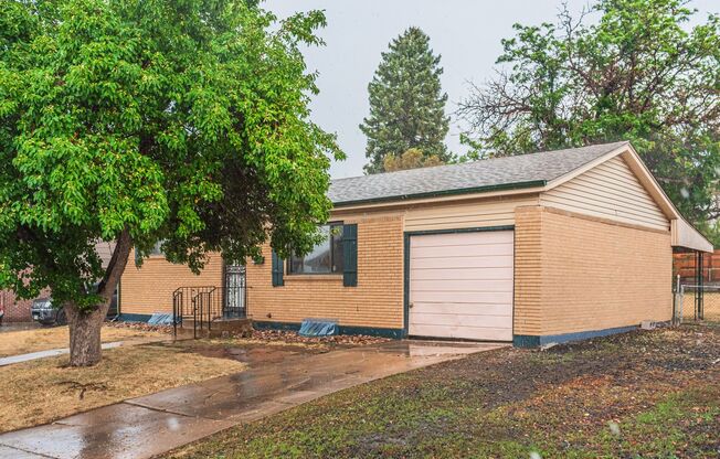 Brick ranch home in Thornton South!