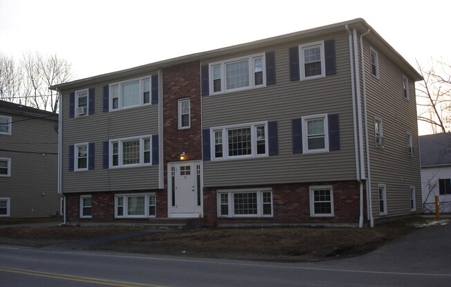 8 GROTON HARVARD RD