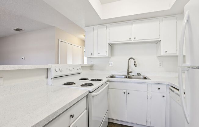 2 beds, 1 bath, 950 sqft, $1,399, Unit 6232-07 (L)