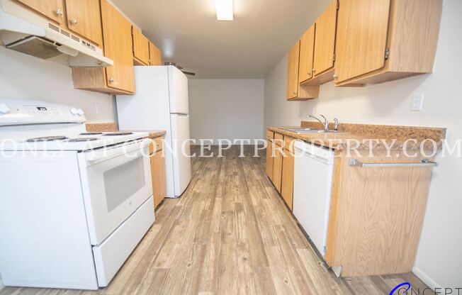 2 beds, 1 bath, 810 sqft, $1,249, Unit 43