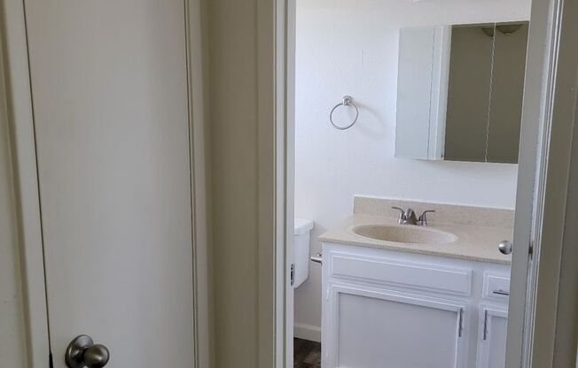 1 bed, 1 bath, 725 sqft, $1,220, Unit 129