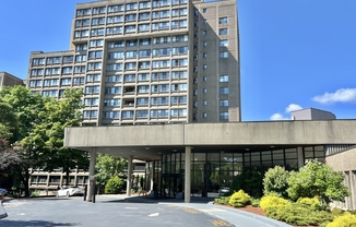 250 HAMMOND POND PKWY