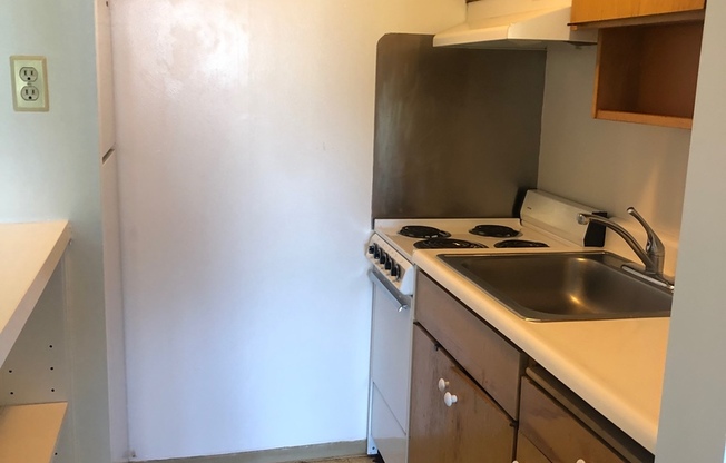 Studio, 1 bath, $1,900