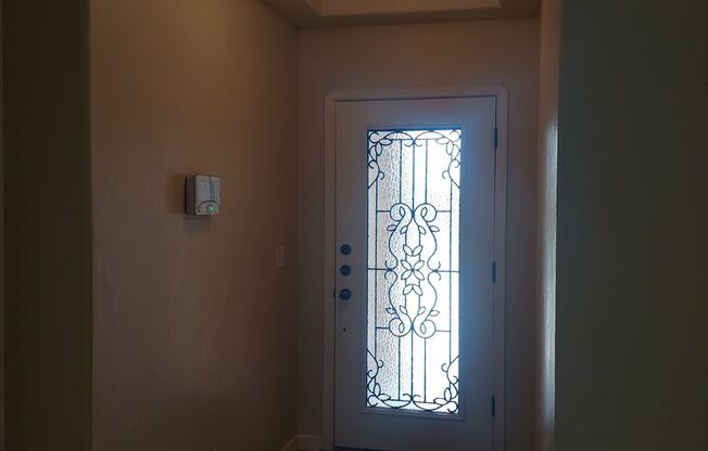 3 bedroom 2 bathroom beautiful rental ! Available now!