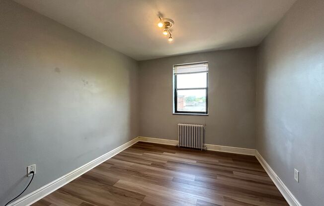 2 beds, 1 bath, 800 sqft, $1,720, Unit 6230 Fifth Ave. #320D