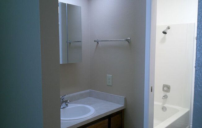 2 beds, 1.5 baths, 900 sqft, $2,400, Unit 48-49G