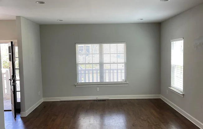120 W 19 ST