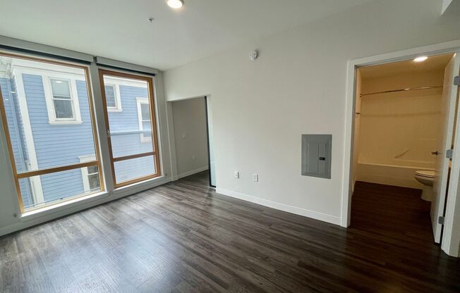 1 bed, 1 bath, 593 sqft, $2,149, Unit Unit 404