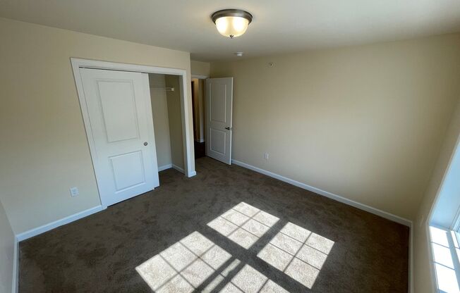 2 beds, 1 bath, 1,027 sqft, $1,625, Unit Apt 3212