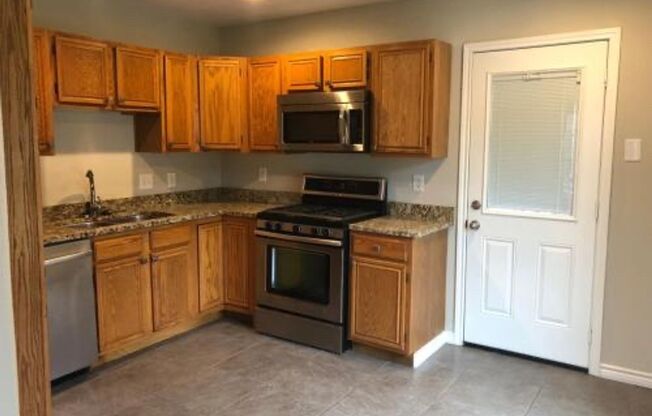 2 Bedrooms / 1 Bathroom